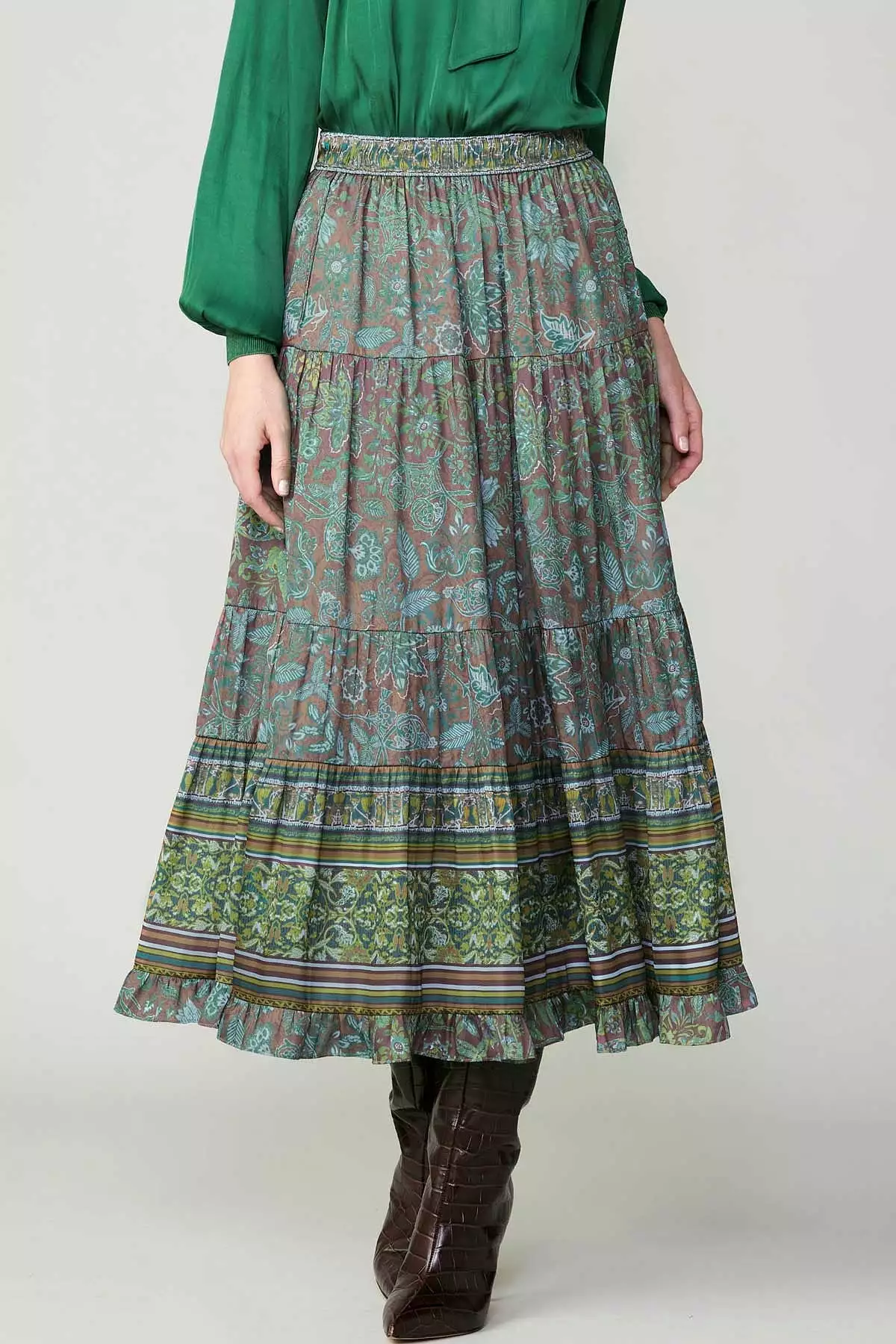 PAISLEY BORDER PRINT LONG TIERED SKIRT