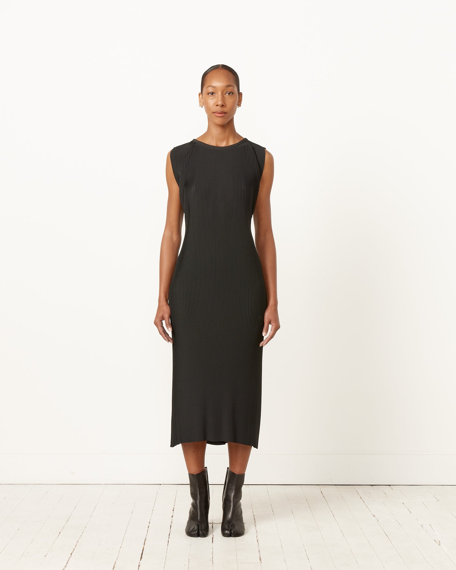 Pull Plisse Dress in Black