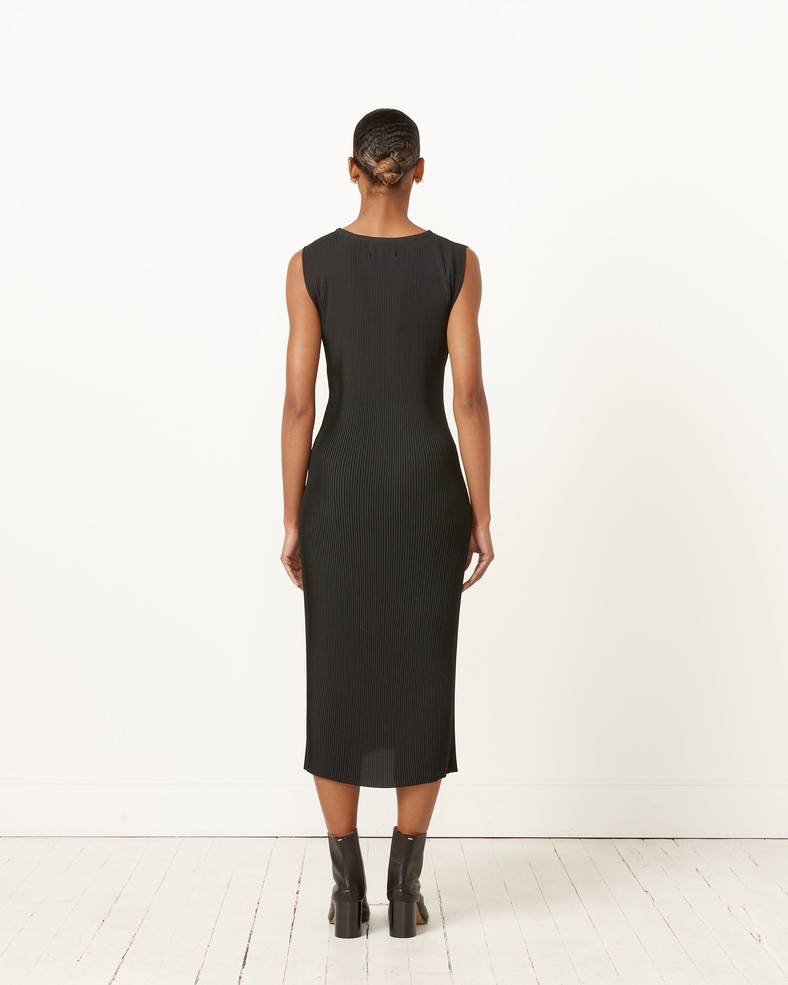 Pull Plisse Dress in Black