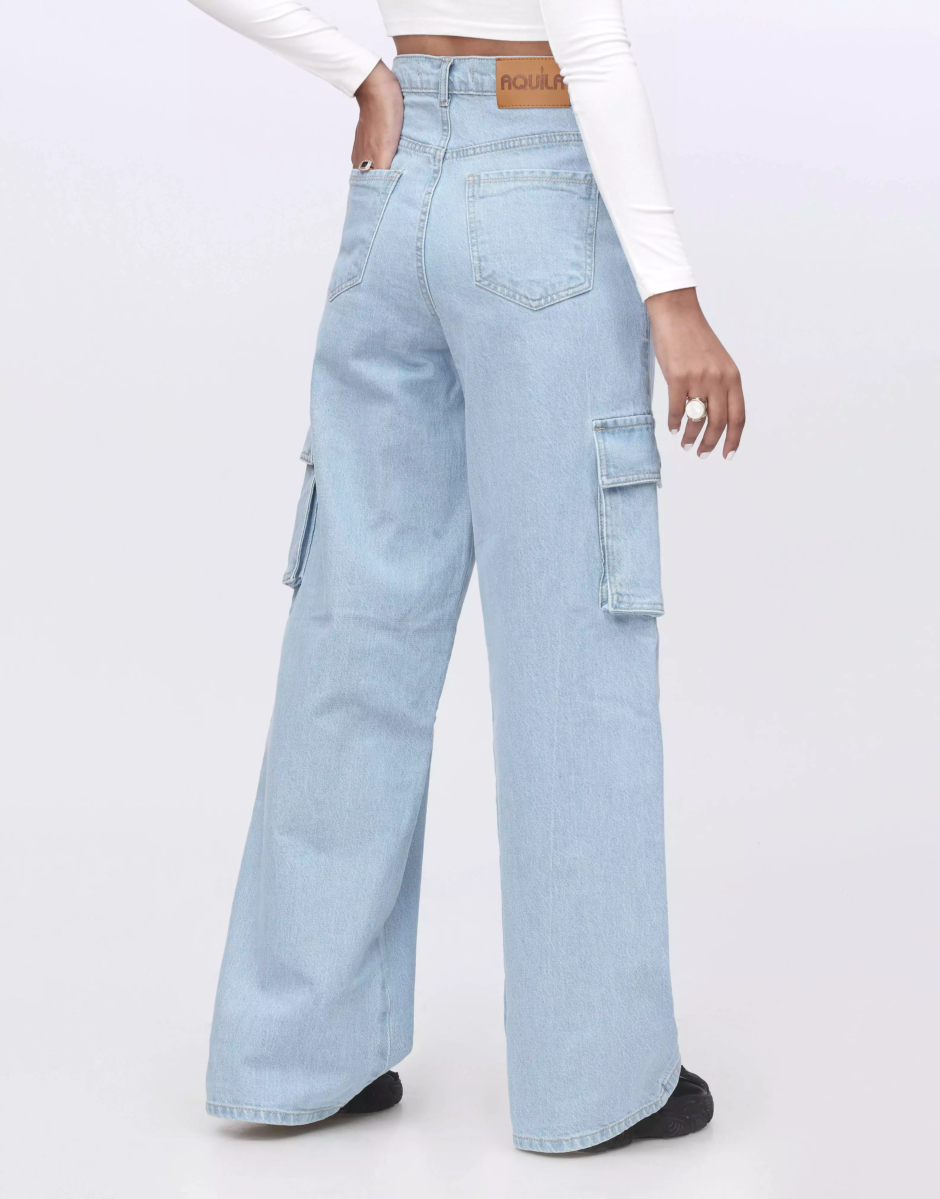 Wide Leg Cargo Jeans Light Wash